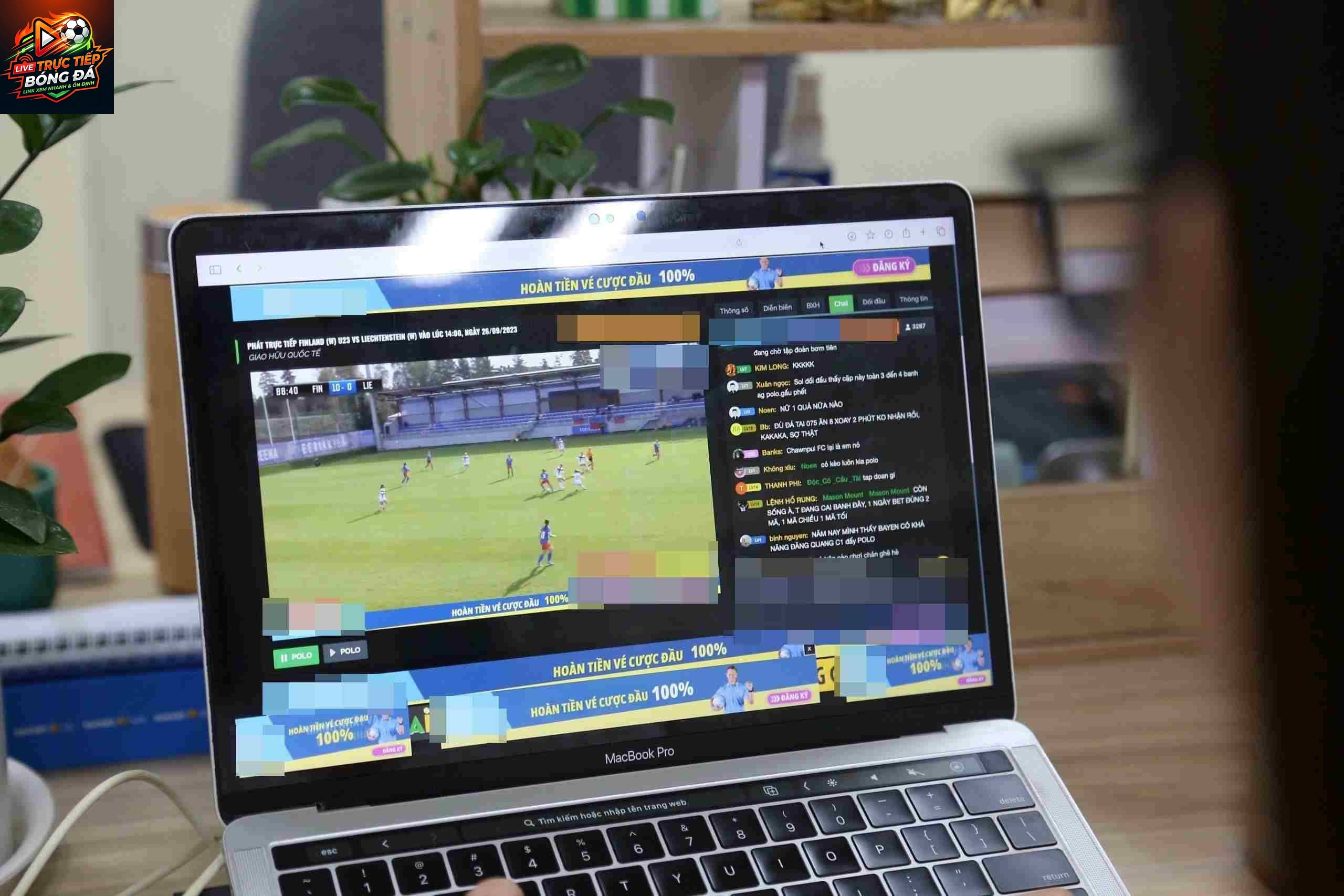 Bufa bóng đá gắn liền với văn hóa xem bóng hiện đại