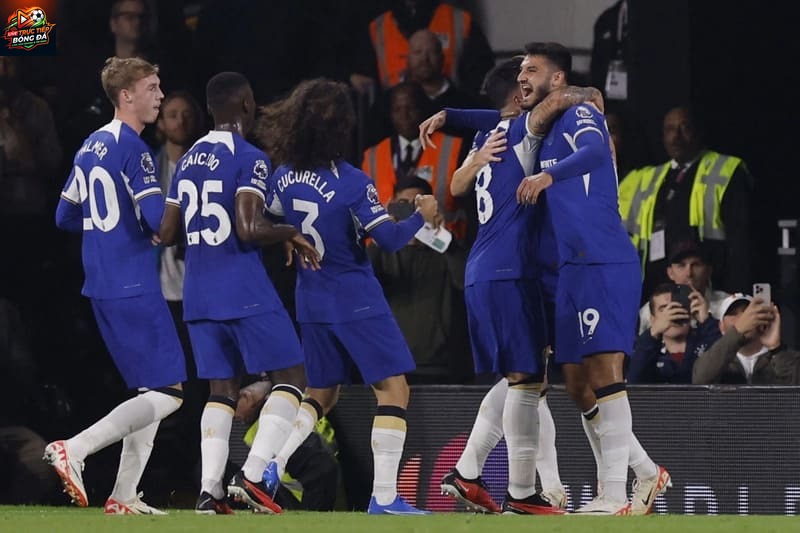 Chelsea hiện đang duy trì vị thế ở nhóm trên